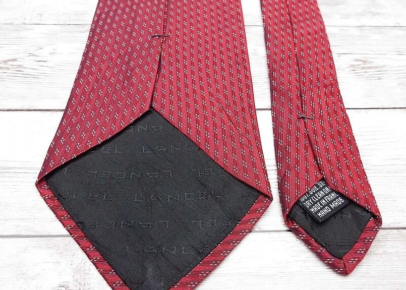 【美品】 エルメス　ネクタイ　牛柄　総柄　フランス製　シルク100%　レッド系 楽天市場】HERMES エルメス 月 総柄 ファッション小物 ネクタイ