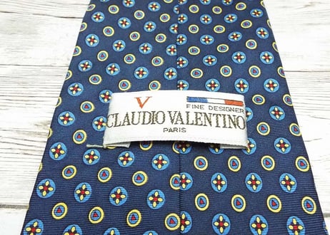 【しなやかな紳士ネクタイ】CLAUDIO VALENTINO PARIS  小紋柄ネクタ ネイビー紺 15000019 上品系 シルク100％