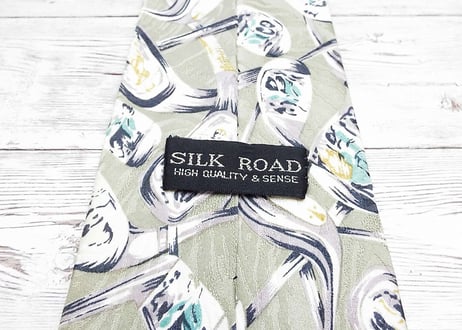 【ゴルフ好きな方にオススメ】SILK ROAD シルクロード　GOLF柄ネクタイ ブラウンベージュ茶　シルク100%　15000330