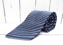 一年中使えるのが◎｜CHIC　CHIC（J.B扱い）｜ブルーネイビー系ストライプネクタイ｜USED｜ポリエステル｜743766401991