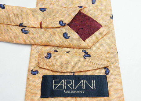 小さなペイズリー刺繍が素敵！【FARIANI　GERMANY】オレンジクリーム系ネクタイ【USED】0124
