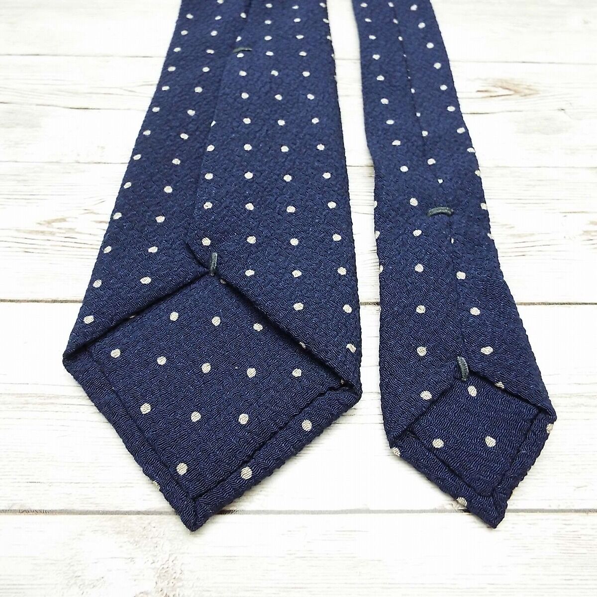 優しい印象のカジュアルネクタイ】ノンブランド ドット柄 総柄ネクタイ