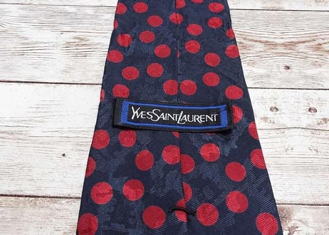 ◎上質なお洒落ネクタイ◎アメリカ製　YSL イヴ・サン＝ローラン　Yves Saint-Laurent　ドット柄　ネクタイ｜レッド　ダークネイビー ｜シルク100%｜USED