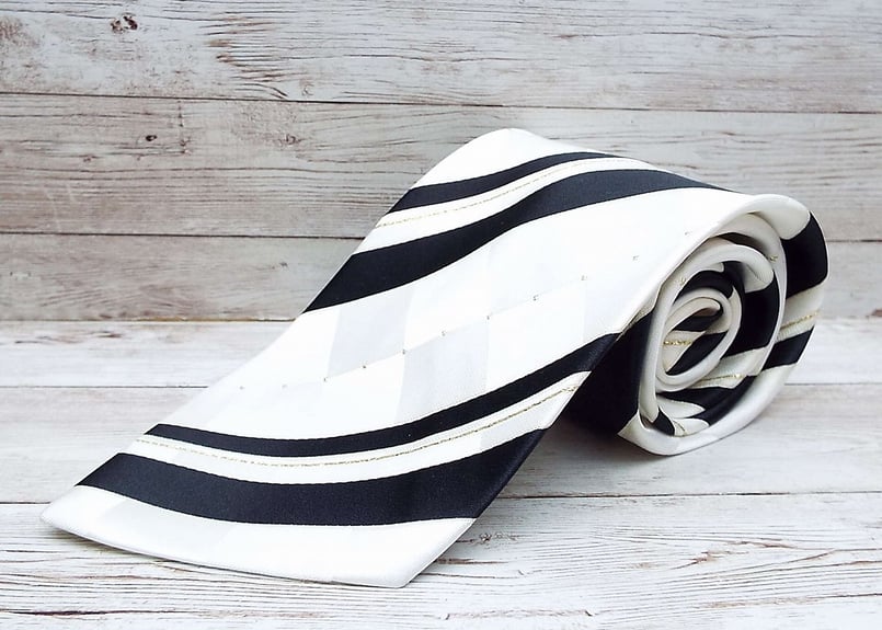 透かし模様が入ったワイドタイ｜Stllook 東レ シルック使用 ストライプ