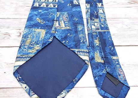 ◎古代ギリシャ風デザイン cortese コルテーゼ 撥水加工 総柄デザインネクタイ ブルーネイビー・クリーム シルク100%【USED】メンズ古着