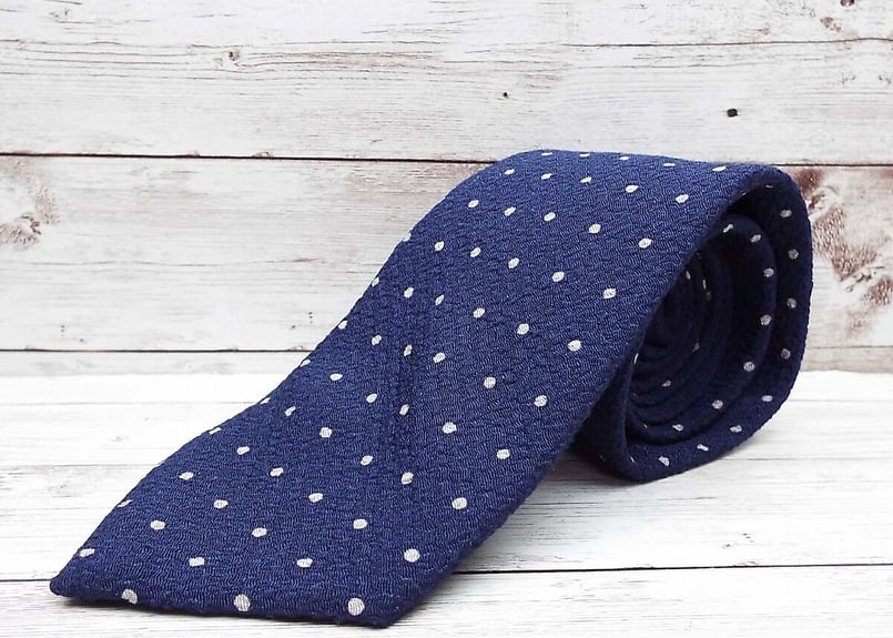 優しい印象のカジュアルネクタイ】ノンブランド ドット柄 総柄ネクタイ