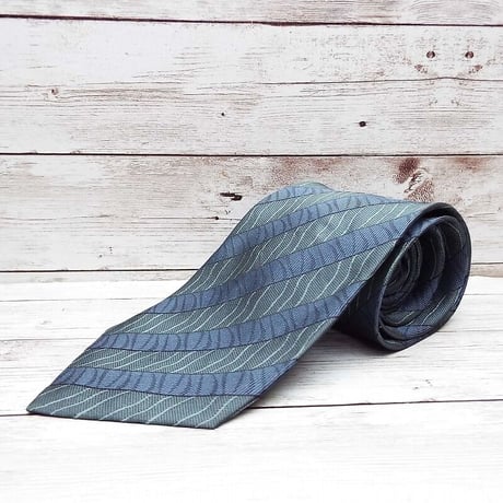 ブランドネクタイ専門店over25 | STORES