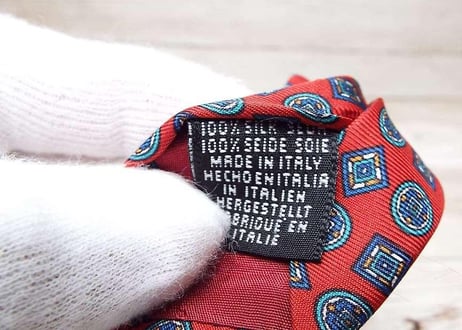 ◎イタリア製のタイラック】THE TIE RACK（タイラック）ウインザーコレクション　小紋　総柄ネクタイ｜レッド系｜シルク100％｜USED