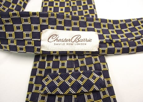 イギリス製の素敵な１本｜チェスターバリー｜CHESTER BARRIE｜スクエア柄の綺麗なネイビー系ネクタイ【USED】0302