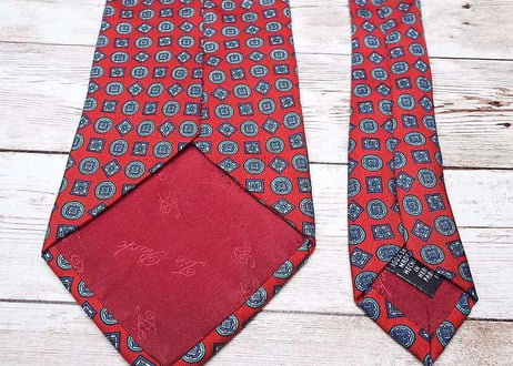 ◎イタリア製のタイラック】THE TIE RACK（タイラック）ウインザーコレクション　小紋　総柄ネクタイ｜レッド系｜シルク100％｜USED