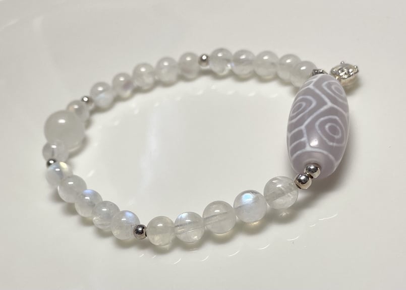 二十一眼天珠とブラックムーンストーンのブレスレット 龍眼天珠 ロイヤルブルームーンストーン | k-z factory