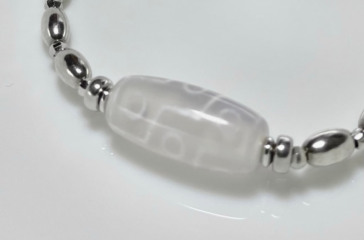 あれま！これはめっちゃくちゃ珍しいです！九眼白天珠 九眼白天珠 | k-z factory