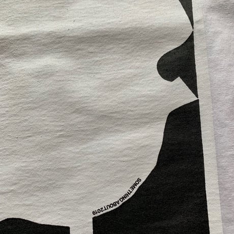 「00.01.33」T-shirt（白）ステッカー付き!!! SOMETHING ABOUT 2019