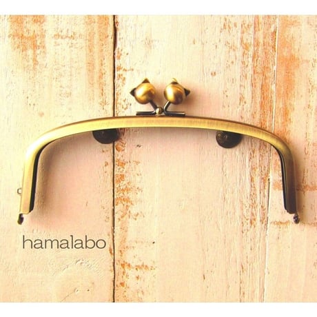 【HA-1559】17cm/くし型の口金/(ネコ玉×アンティークゴールド)