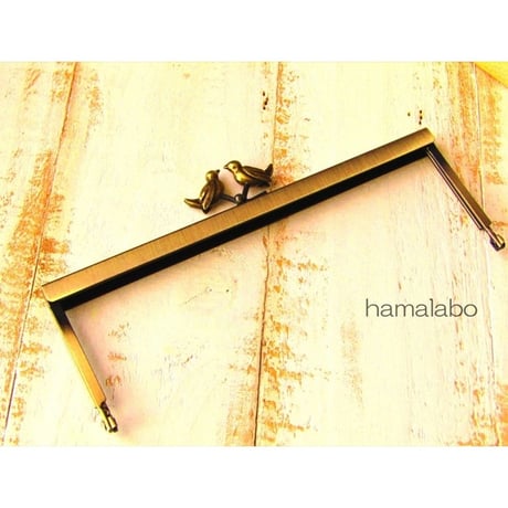 【HA-1543】19cm浮き足口金/小鳥のピースケ(アンティークゴールド)