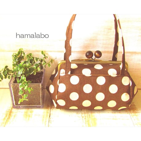 (復活販売)【HA-132】<横ひねり>18cm/角型の口金(ちょっと大きな黒色の木玉×ブラック)・カン付き