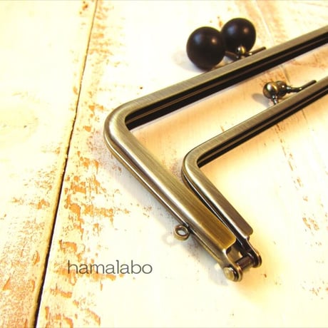 【HA-2087】親子口金18cm(ちょっと大きな黒色の木玉×アンティークゴールド)