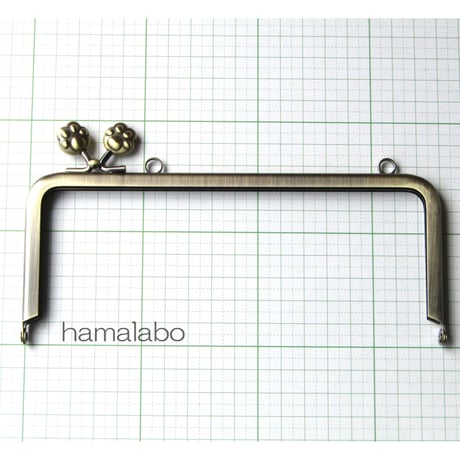 (販売休止)【HA-1110】<横ひねり>18cm/角型(肉球/アンティークゴールド)・カン付き