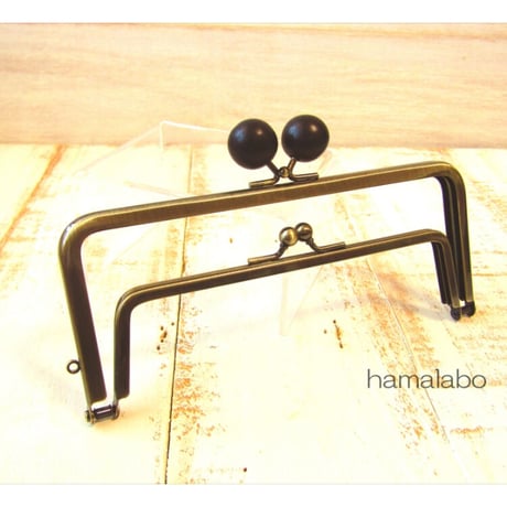 【HA-2087】親子口金18cm(ちょっと大きな黒色の木玉×アンティークゴールド)