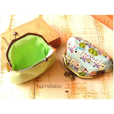 在庫調整で今だけ30％引き！【HA-1607】台形型の口金13cm/(ちょっと大きな紫色の木玉×アンティークゴールド)