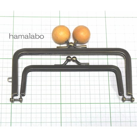 【HA-1233】親子口金 12cm(ちょっと大きなナチュラル色の木玉×アンティークゴールド)