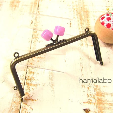 【HA-1961】13.5cm/角型(オーロラパープルキューブ×アンティークゴールド)・カン付き