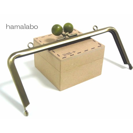 【HA-1416】18cm木玉/角型(抹茶色の木玉×アンティークゴールド)・カン付き