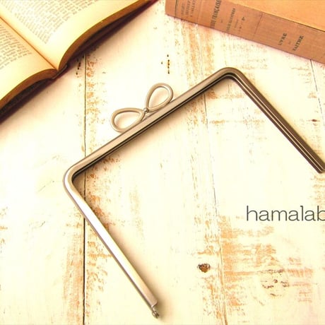 (完売御礼！)がま口の日セール！廃盤大特価セール！ 【HA-b1127】17.7cm角型口金/(新リボン×ソフトシルバー)