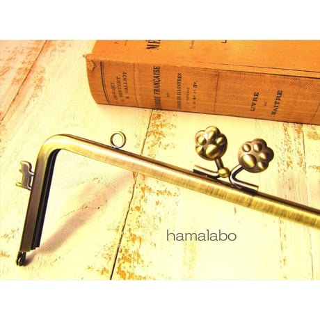 廃盤予定【HA-1670】ネコカン口金/(肉球×横ネコカン)/18cm角型(アンティークゴールド)・カン付き