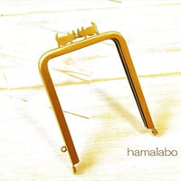 【HA-2039】ぽっちゃりネコ太の口金 7.5cm角型/足長タイプ (アンティークゴールド)