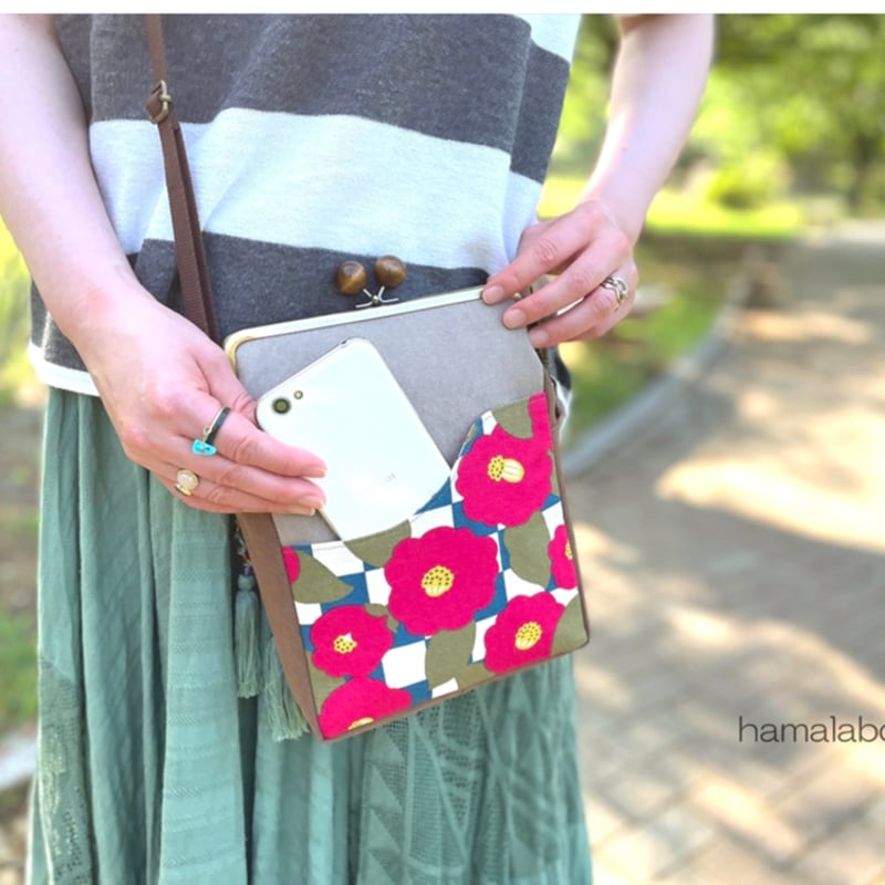 絣のパッチワークがま口角ショルダー(*´꒳`*)ショルダー紐とチャーム