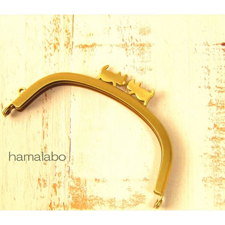 【HA-2028】ぽっちゃりネコ太の口金　10cm/くし型(アンティークゴールド)