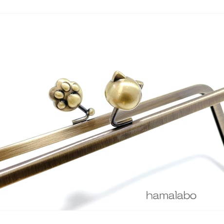 がま口の日セール！大特価！【HA-2444】18cm/角型(大きな肉球×大きなネコ玉)/アンティークゴールド