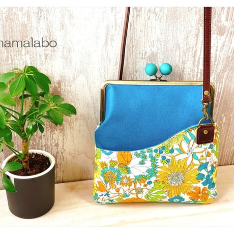 (販売休止)【HA-1110】<横ひねり>18cm/角型(肉球/アンティークゴールド)・カン付き