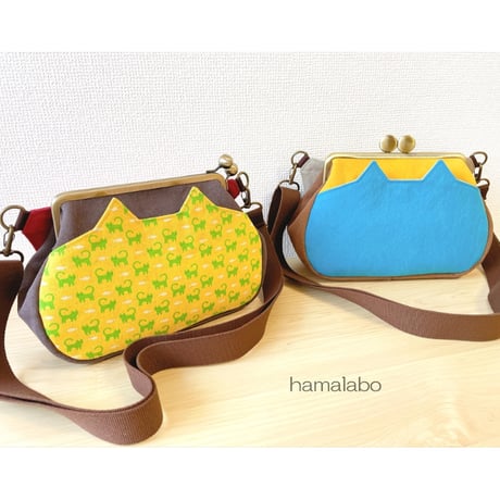 (復活販売)【HA-132】<横ひねり>18cm/角型の口金(ちょっと大きな黒色の木玉×ブラック)・カン付き