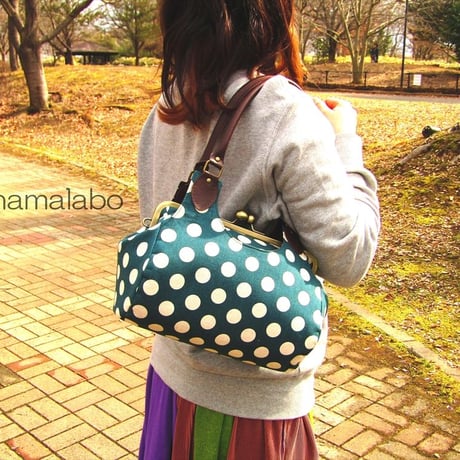 【HA-1832】27cm角型 兼用カン口金(大きな茶色の木キューブ×アンティークゴールド)＋(プラス)