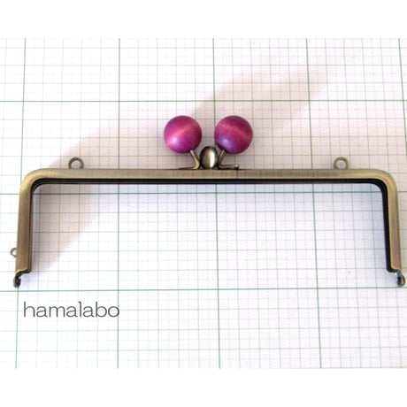 【HA-1439】三枚口(二口口金)19cm/(ちょっと大きい紫色の木玉×アンティークゴールド)・カン付き