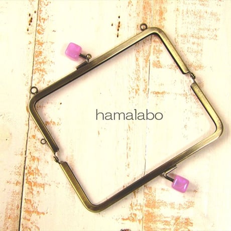 【HA-1961】13.5cm/角型(オーロラパープルキューブ×アンティークゴールド)・カン付き