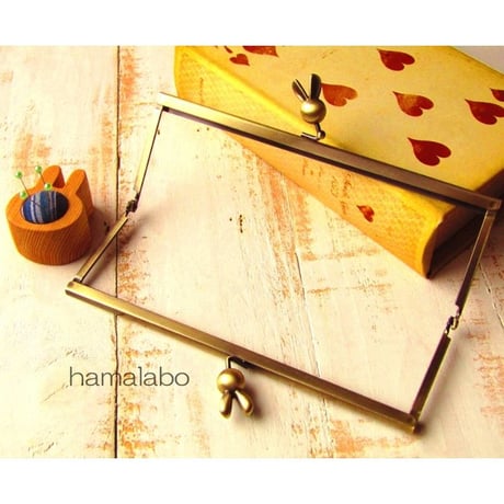 【HA-1713】19cm浮き足口金/ウサギ玉(アンティークゴールド)