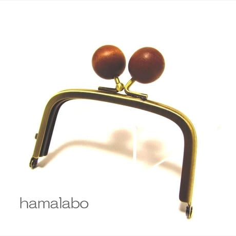 【HA-1455】9.9cm/くし型の口金(ちょっと大きい茶色の木玉×アンティークゴールド)