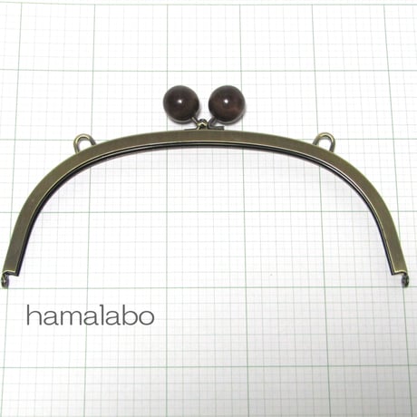 【HA-390】24cmくし型/(大きな茶色の木玉×アンティークゴールド)・カン付き