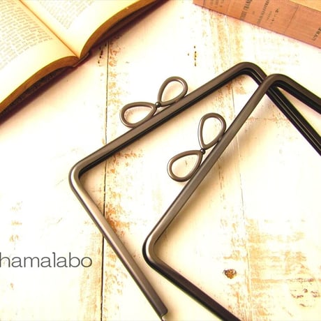 (完売御礼！)がま口の日セール！廃盤大特価セール！ 【HA-b1128】17.7cm角型口金/(新リボン×ソフトブラック)