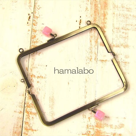 【HA-1963】13.5cm/角型(オーロラピンクキューブ×アンティークゴールド)・カン付き