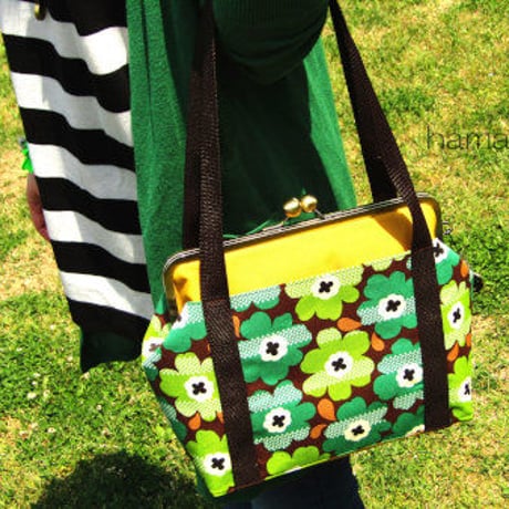 【HA-1832】27cm角型 兼用カン口金(大きな茶色の木キューブ×アンティークゴールド)＋(プラス)