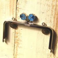 【HA-180】幸せの四つ葉のクローバー口金(12cm角型カン付き-シルバー×ブルー-)