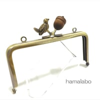 【HA-2412】12cm角型口金/小鳥のピースケ×茶色のどんぐり/アンティークゴールド/カン付き