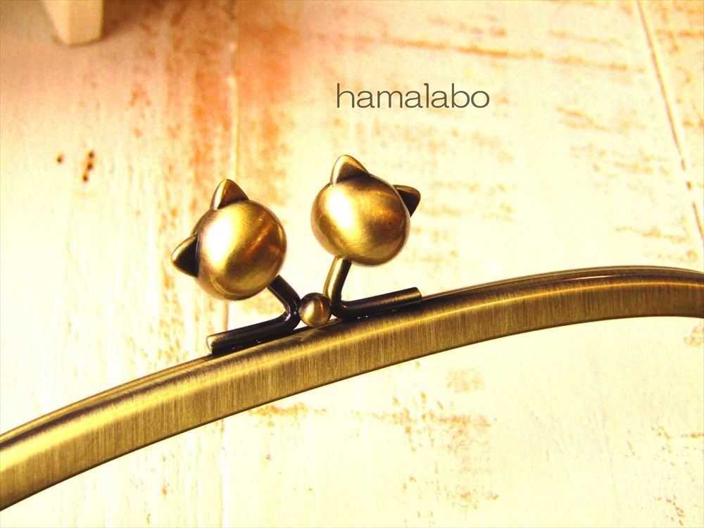 HA-1559】17cm/くし型の口金/(ネコ玉×アンティークゴールド) | Hamalab