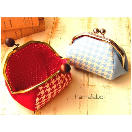 在庫調整で今だけ30％引き！【HA-1607】台形型の口金13cm/(ちょっと大きな紫色の木玉×アンティークゴールド)