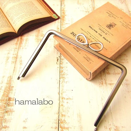 (完売御礼！)がま口の日セール！廃盤大特価セール！ 【HA-b1127】17.7cm角型口金/(新リボン×ソフトシルバー)