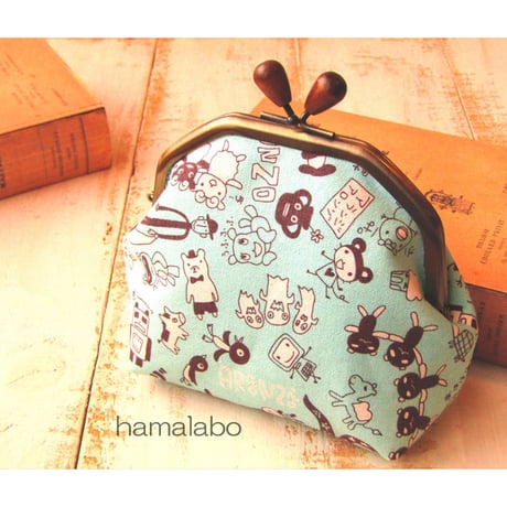 在庫調整で今だけ30％引き！【HA-1607】台形型の口金13cm/(ちょっと大きな紫色の木玉×アンティークゴールド)